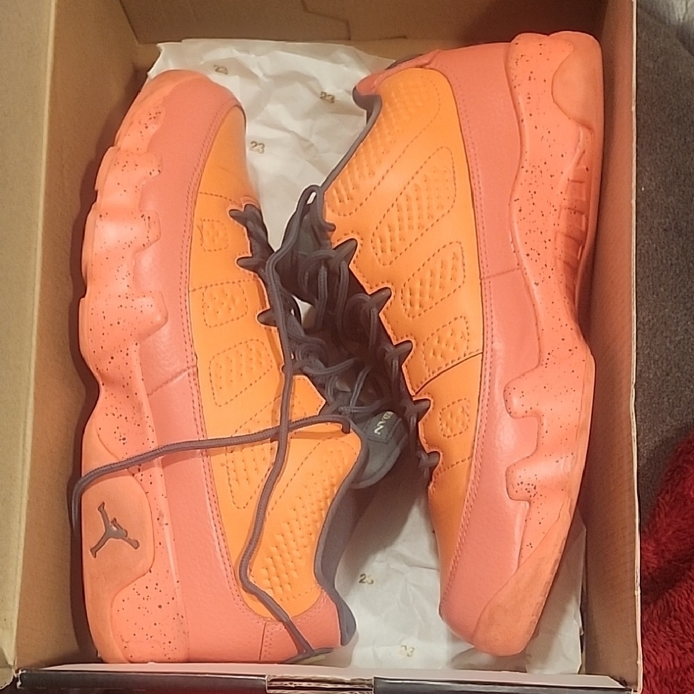 Nike Air Jordan 9 Retro Low in Mango Mens Size 8